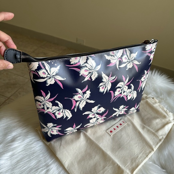 Auth Marni Large Clutch Wristlet with dust bag Made in Italy - Picture 13 of 13